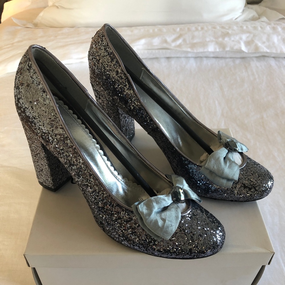 Forever 21 silver glitter pumps
